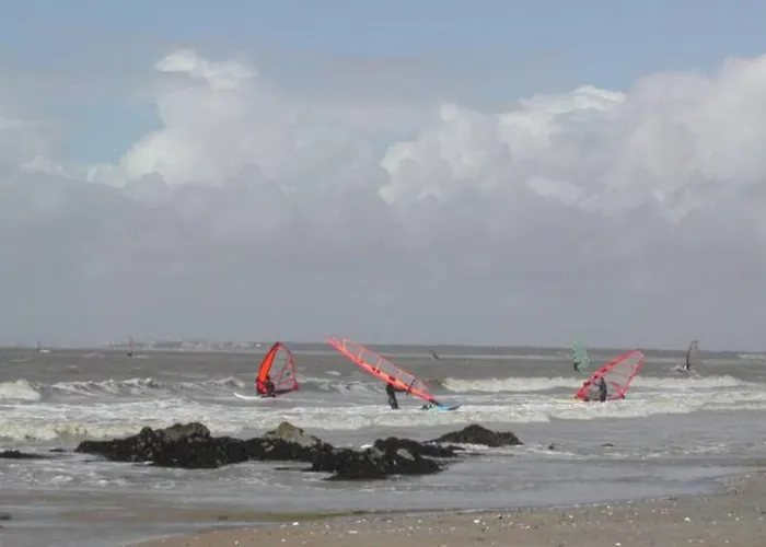 Spacieux écogîte En Pierre Avec Jardin Clos, Proche De L'océan Et Des Plages, Confort - Fr-1-306-1032 *